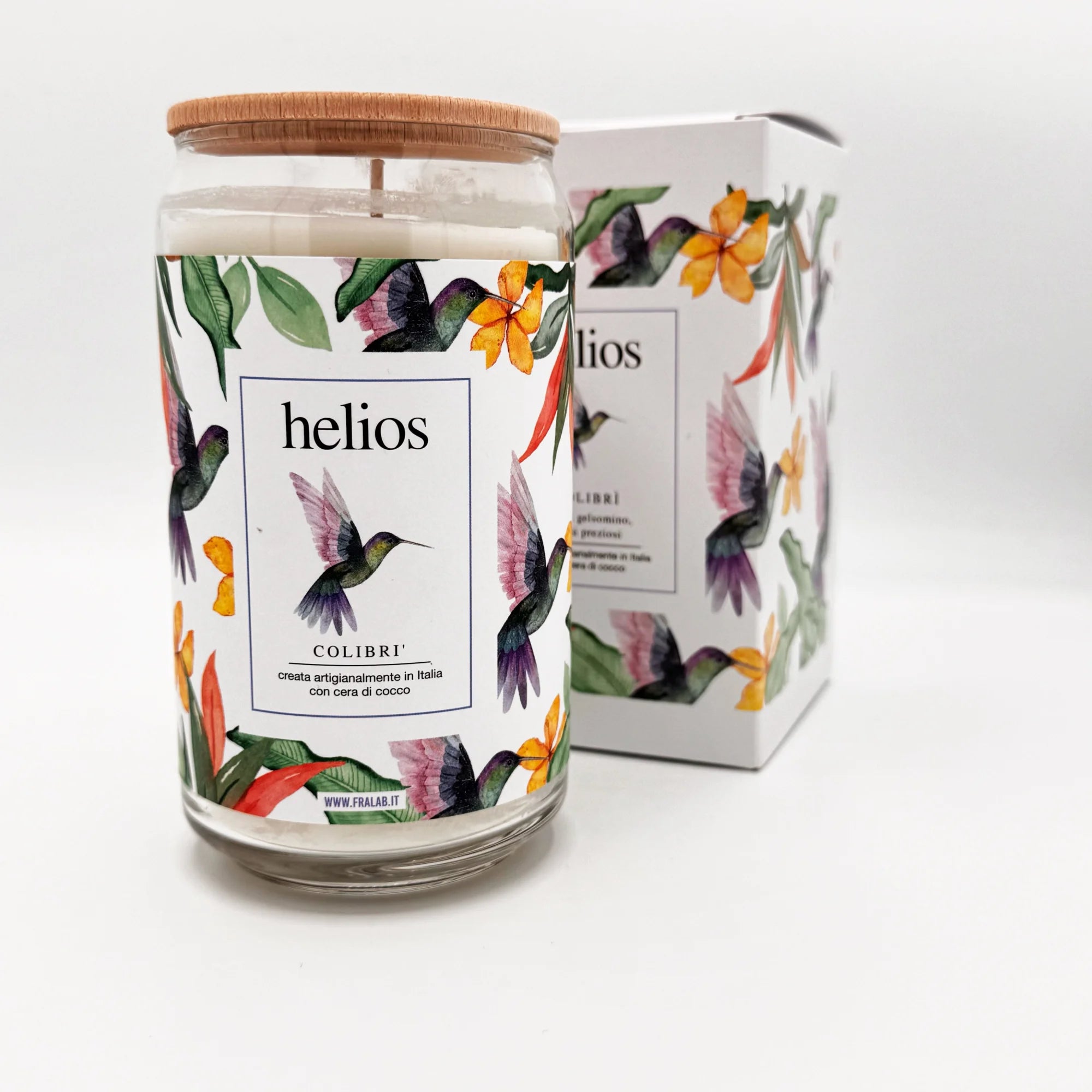 Candela Profumata Colibrì da 390g - Pesca, Gelsomino e Legni Preziosi - Martina Ferrari Concept Store