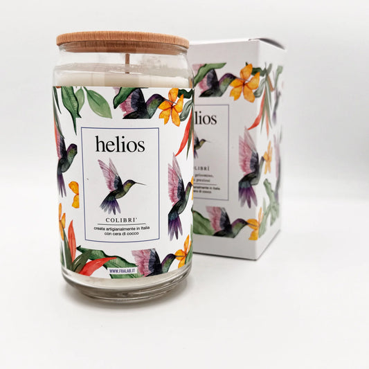 Candela Profumata Colibrì da 390g - Pesca, Gelsomino e Legni Preziosi - Martina Ferrari Concept Store