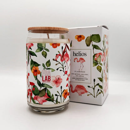 Candela Profumata Flamingo 390g – Agrumi, Fragola e Gelsomino - Martina Ferrari Concept Store