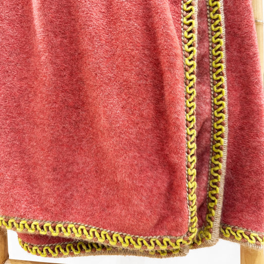 Coperta Soft Bamboo Nimes Lava – Energia e Comfort in Corallo e Giallo - Martina Ferrari Concept Store