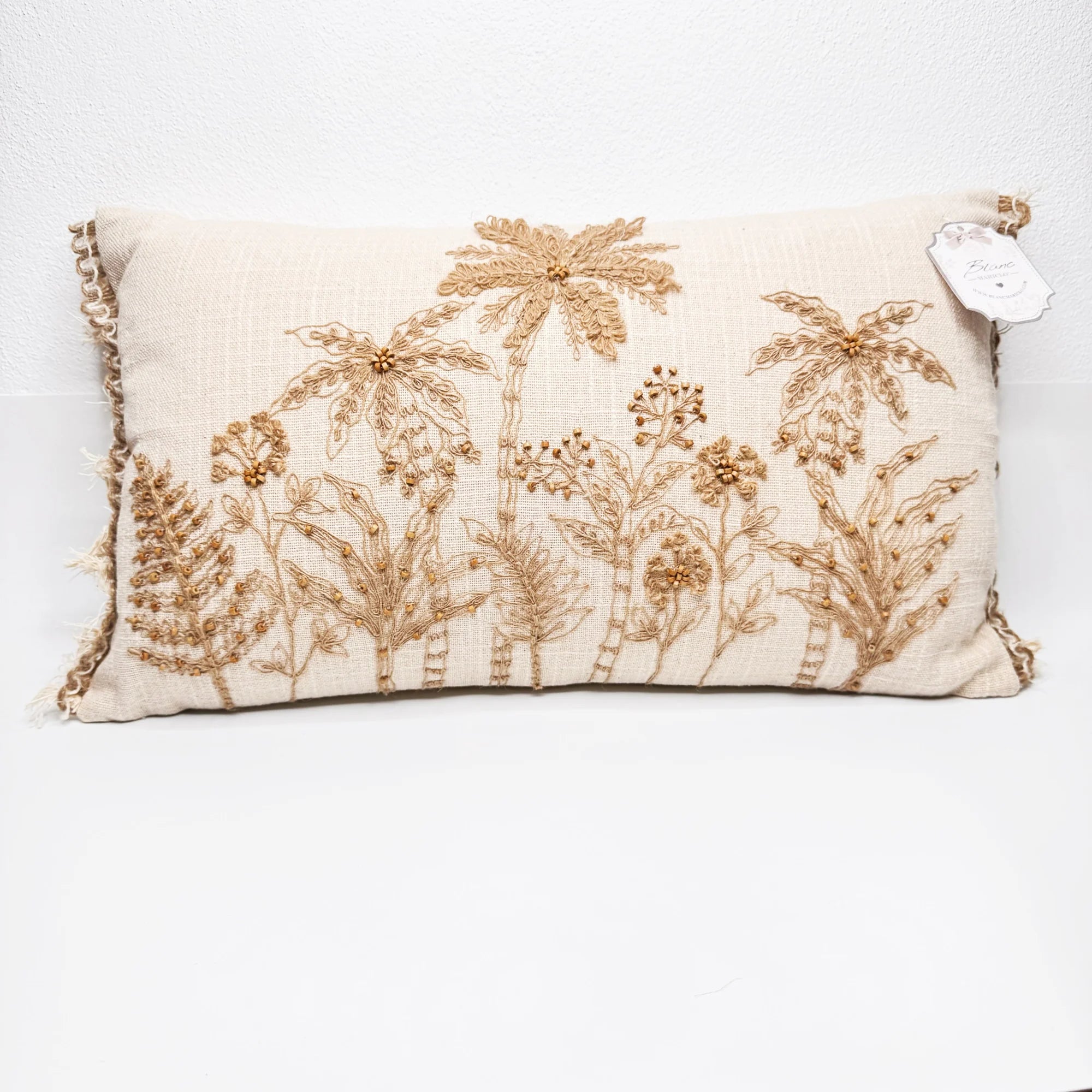 Cuscino Rettangolare Ricamato in Cotone Beige 30x50 cm – Dettagli Naturali - Martina Ferrari Concept Store