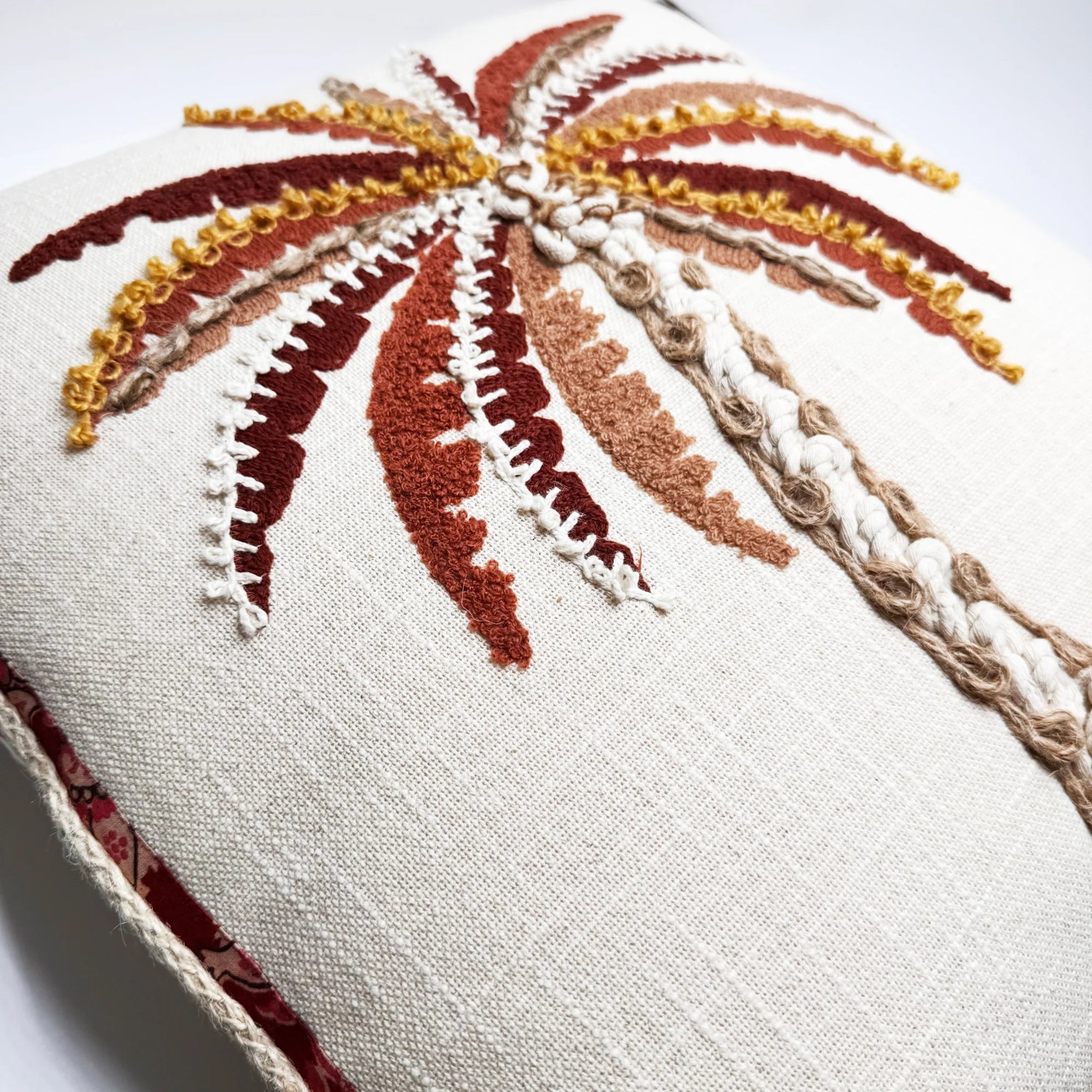 Cuscino Ricamato in Cotone 45x45 cm – Blanc Mariclò - Martina Ferrari Concept Store