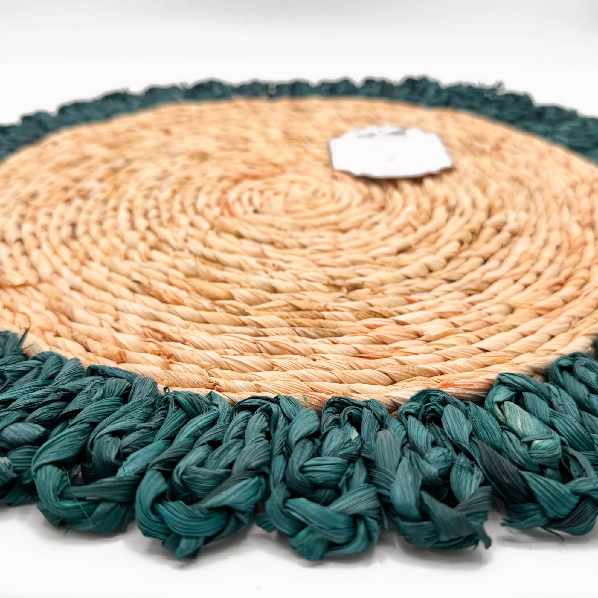 Sottopiatto Decorativo Yuta Blanc Mariclò 38 cm – Naturale e Verde - Martina Ferrari Concept Store