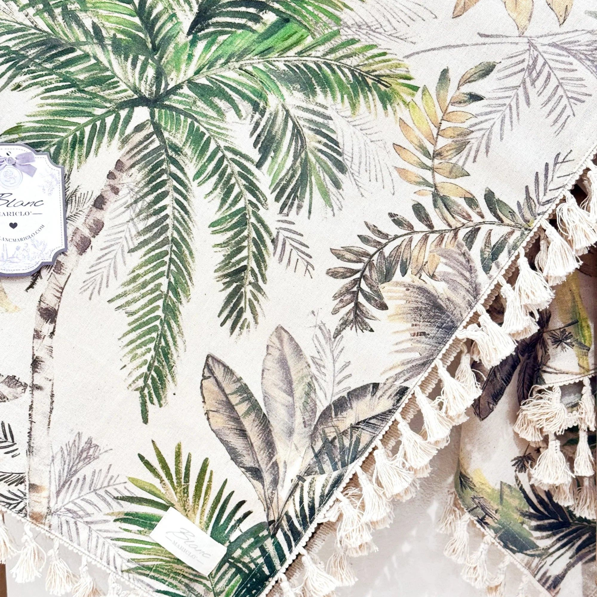 Tovaglia Shabby Chic in Cotone 160x160 cm – Stampa Floreale Elegante - Martina Ferrari Concept Store