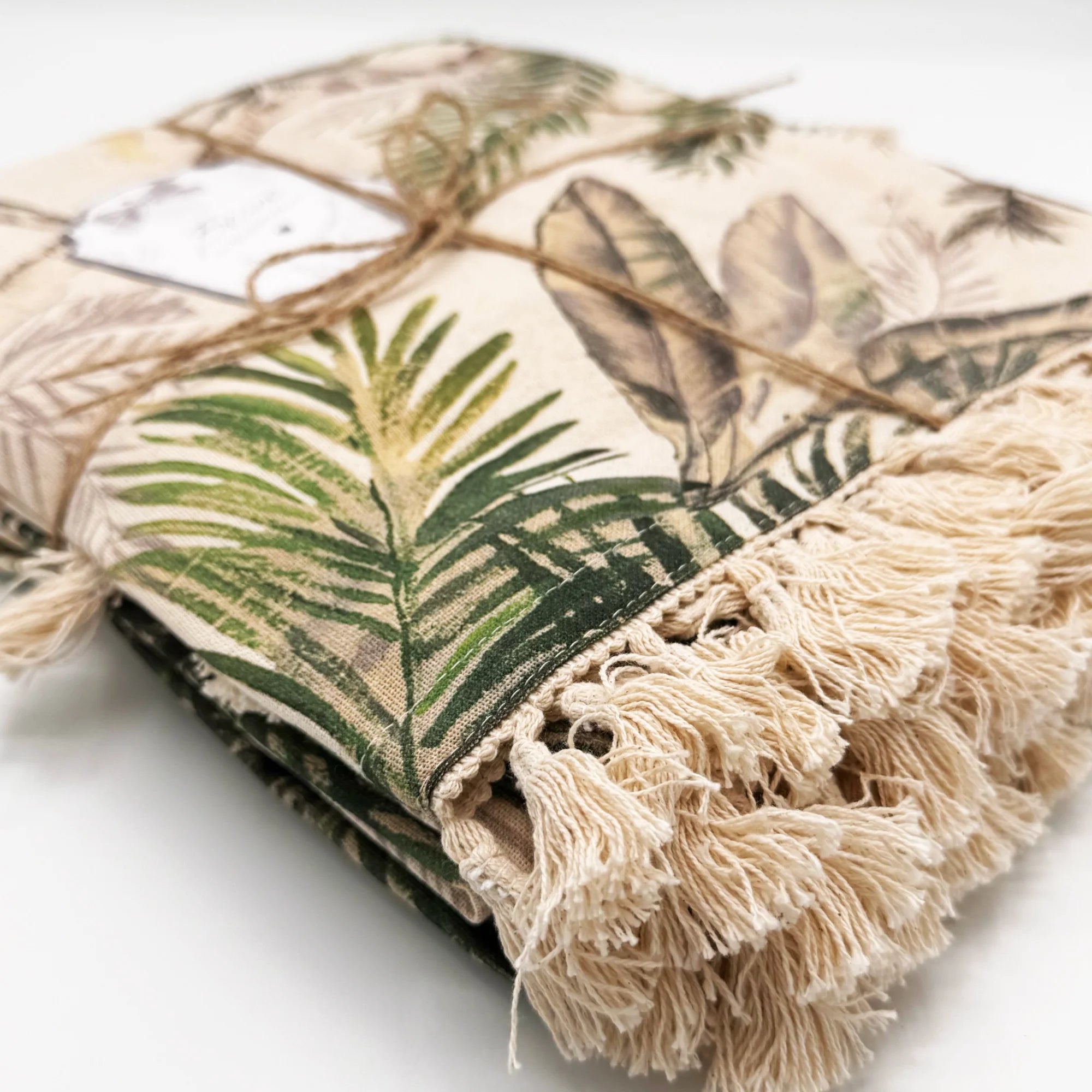 Tovaglia Shabby Chic in Cotone 160x160 cm – Stampa Floreale Elegante - Martina Ferrari Concept Store